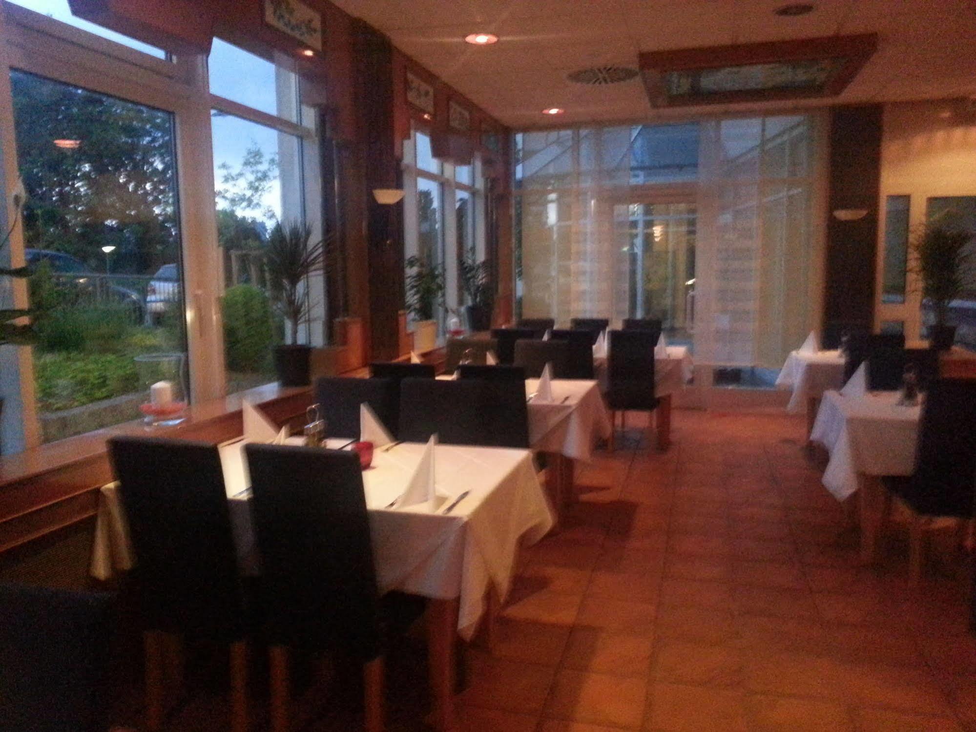 Central Hotel Winnenden Kültér fotó