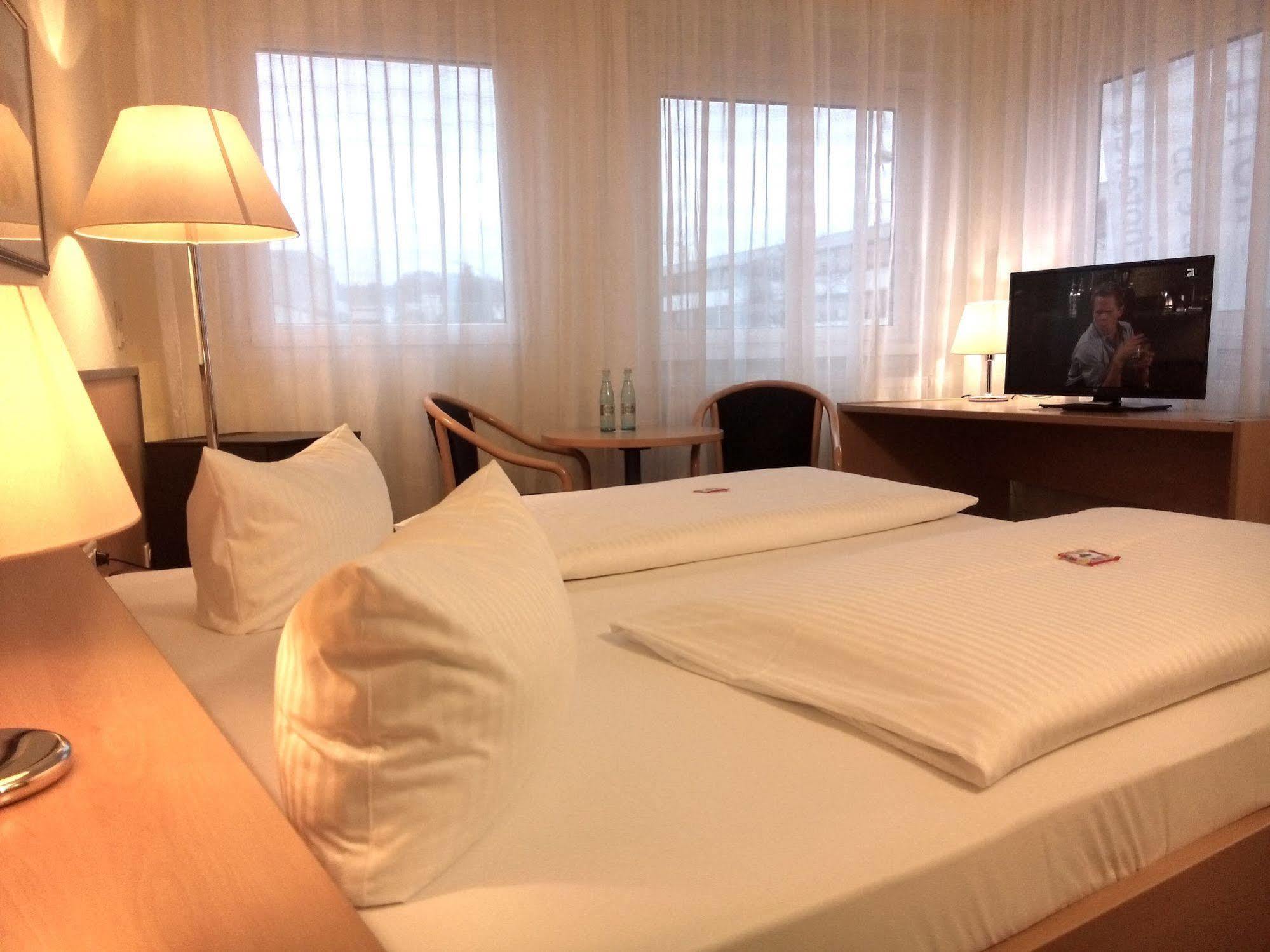 Central Hotel Winnenden Kültér fotó