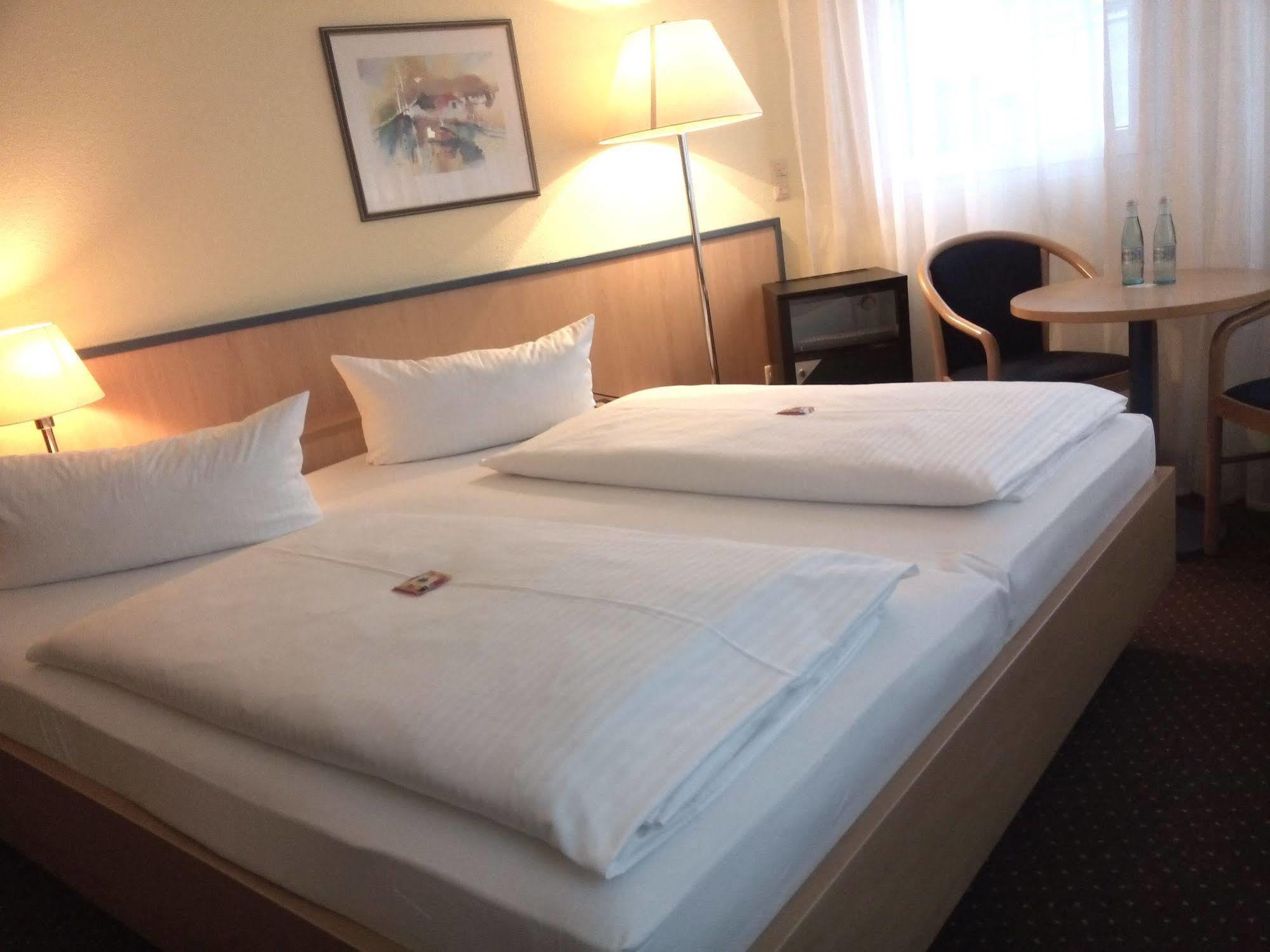 Central Hotel Winnenden Kültér fotó